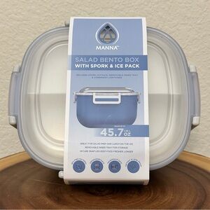 NWT- Manna Blue Salad Bento Box with Spork & Ice Pack 45.7 Oz Air Tight